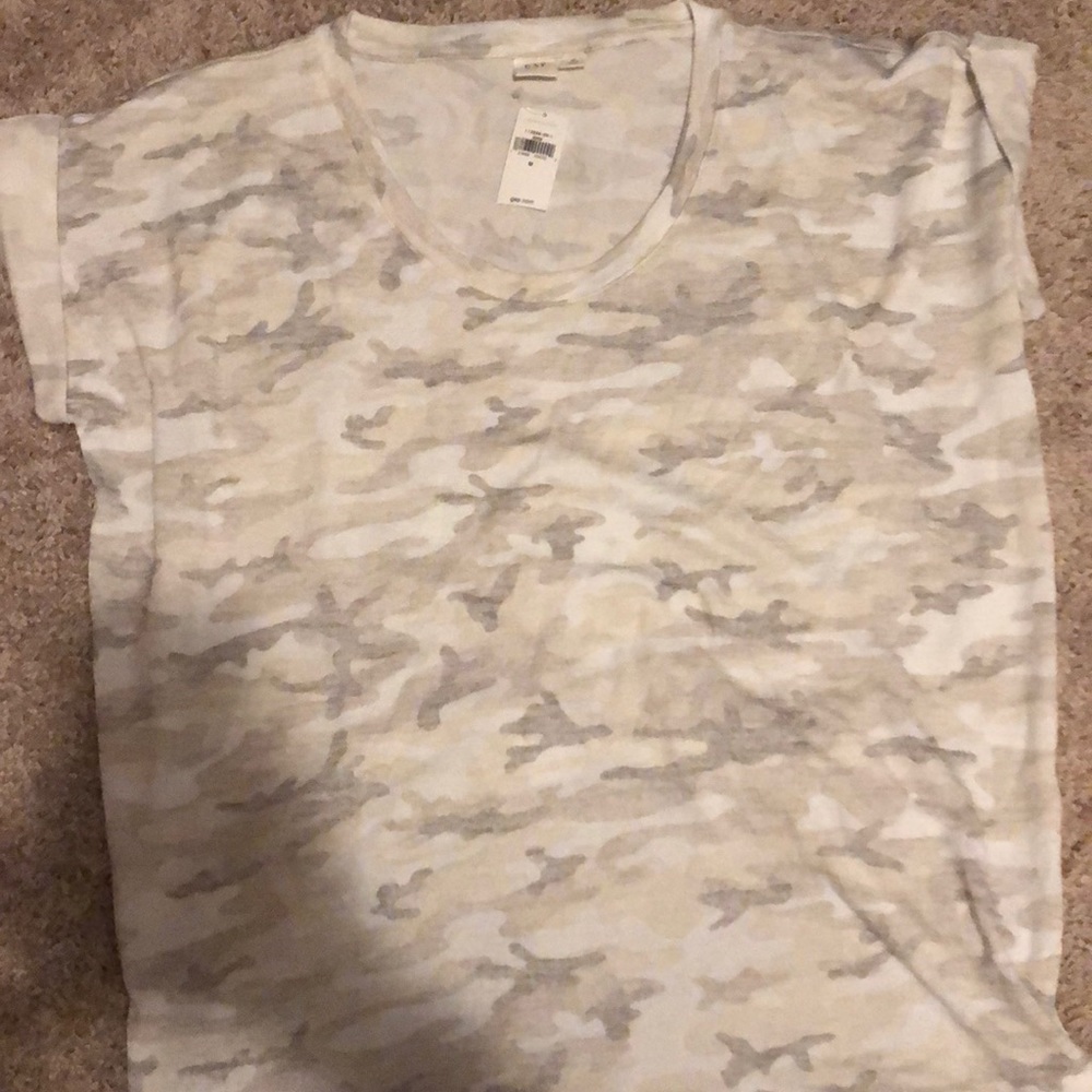 Gap camo top